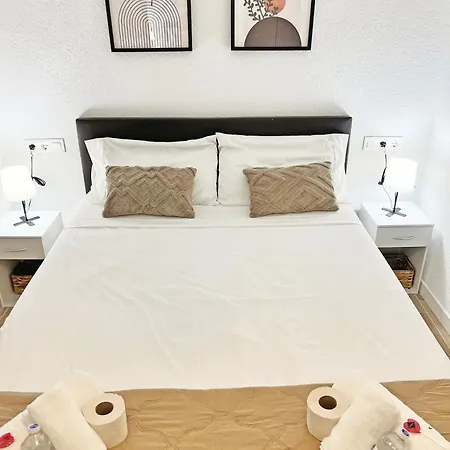 Apartment Coqueto Con Piscina, Nuevo A 50m Del Mar, Parking Gratis