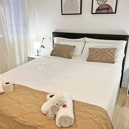 Apartment Coqueto Con Piscina, Nuevo A 50m Del Mar, Parking Gratis *